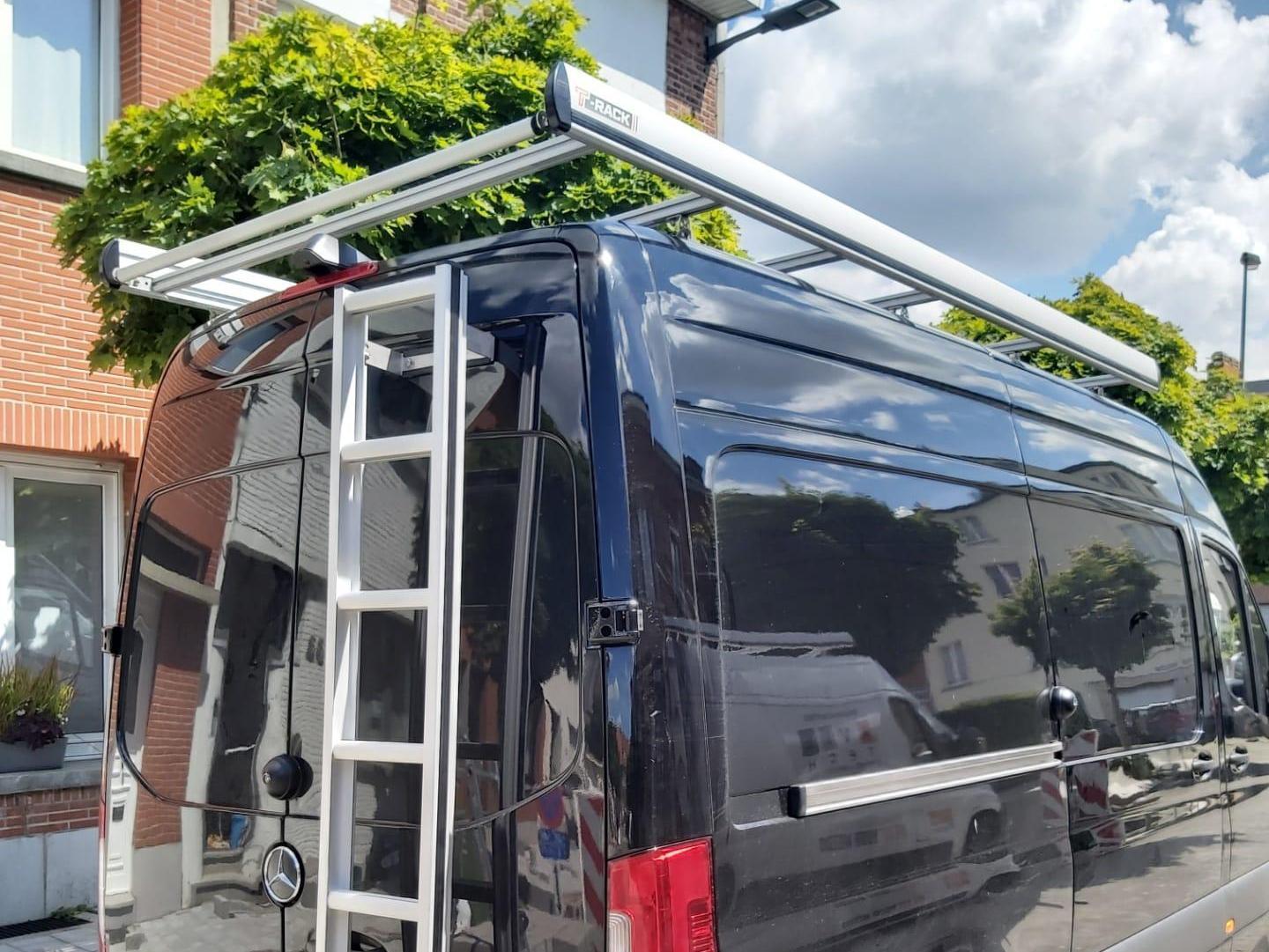 Vous souhaitez faire installer une galerie de toit et des accessoires sur votre Mercedes Sprinter ? Trouvez l\'inspiration ici.